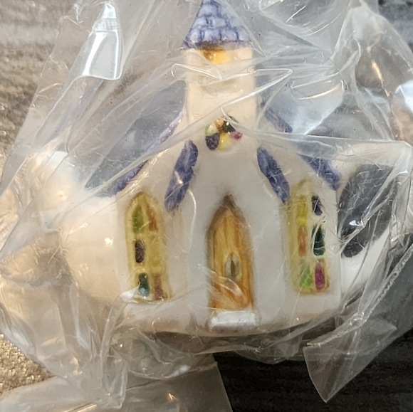 Mini red rose vintage teapots collection - Picture 6 of 7